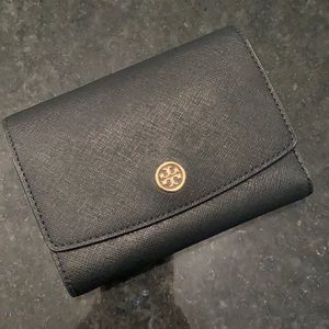 🖤Tory Burch Robinson Wallet🖤